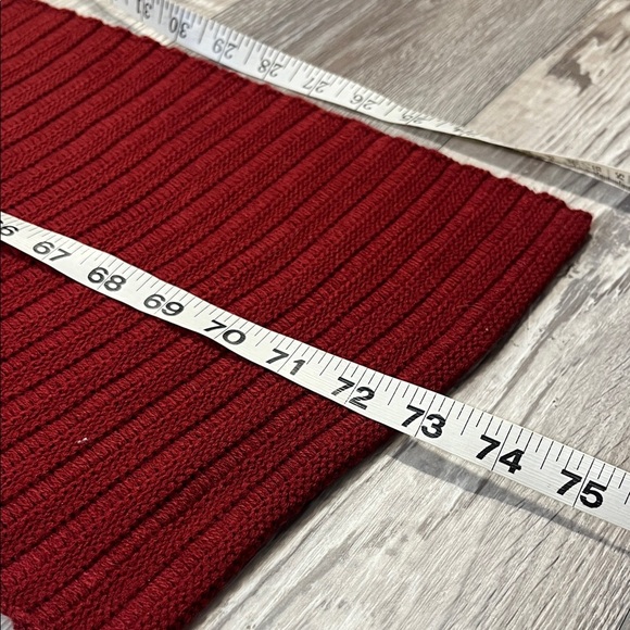 Michael Kors Deep Red Ribbed Knit Scarf 🧣 New with tag - Picture 5 of 5